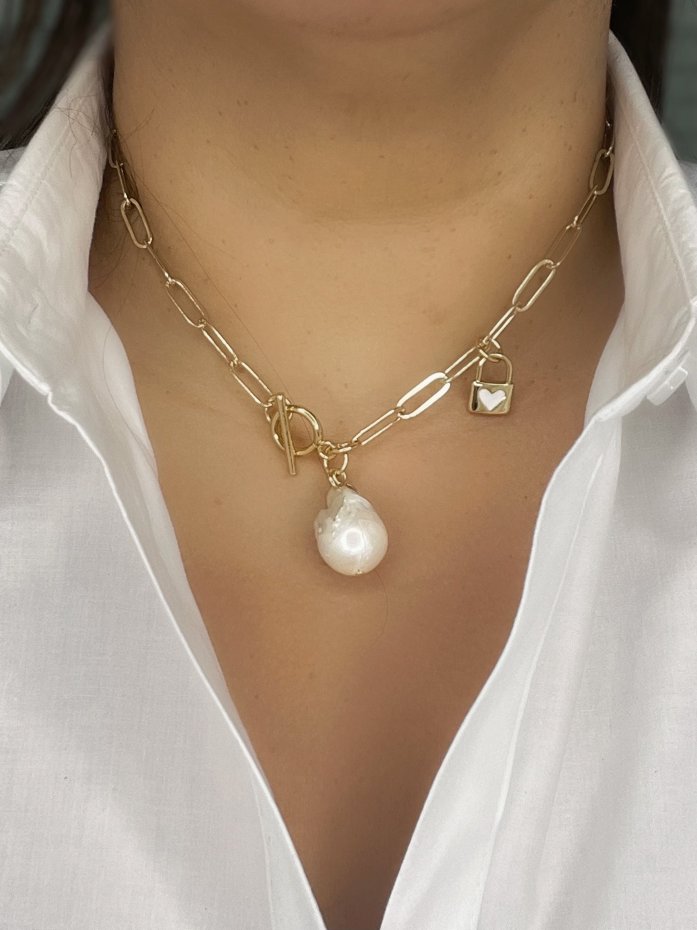 Big Pearl Lock Necklace