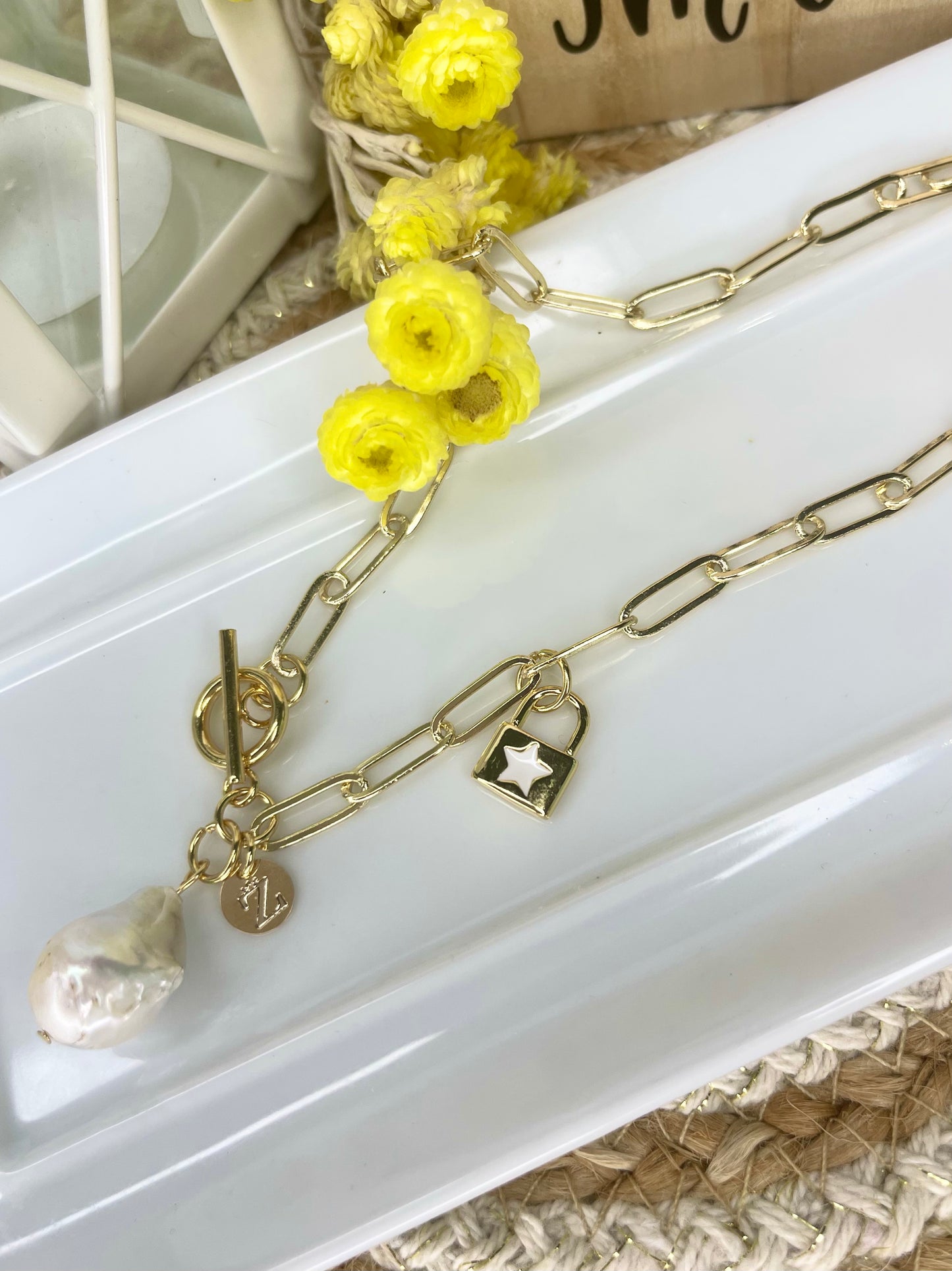 Big Pearl Lock Necklace